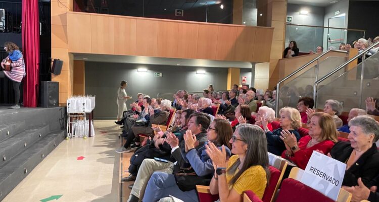 Asistentes a la presentación de la Semana del Mayor de Fuencarral-El Pardo