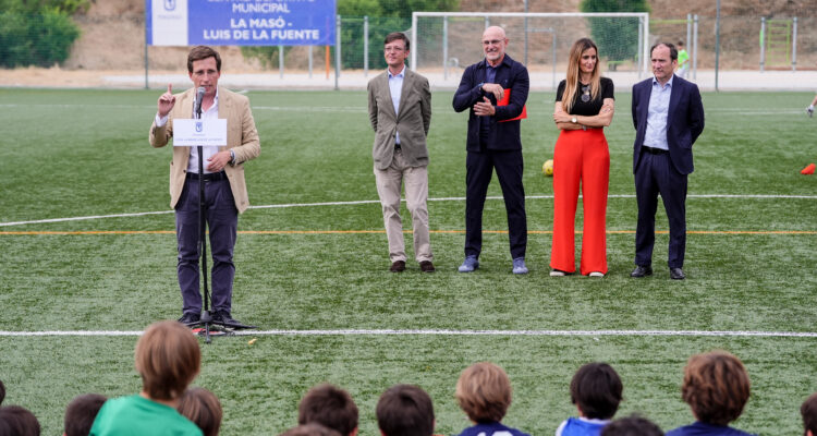 Almeida durante su intervención