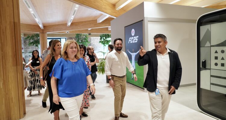Unas instantánea de la visita a la nueva sede de Electronic Arts