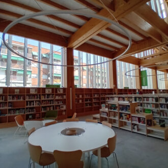 sala de préstamo y lectura de comics