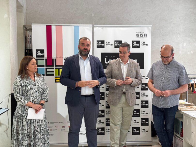 Carlos Segura en la presentación de Cultuletras