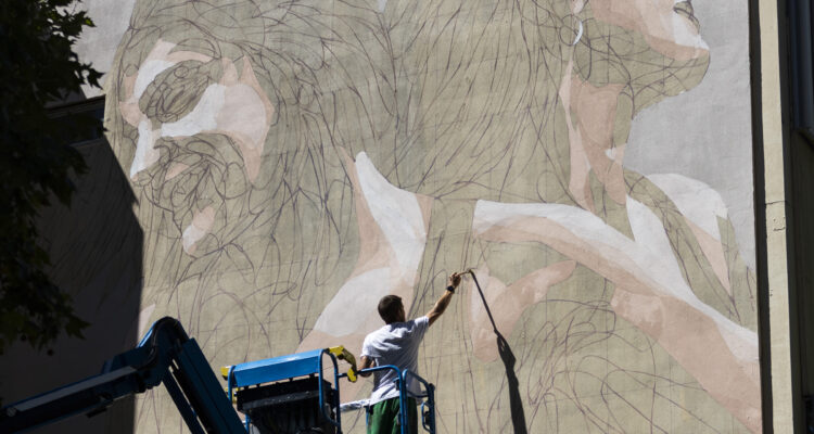 Mural en Moratalaz del artista Taquen, dentro del espacio cultural Muraltalaz. © Jesús G. Feria.