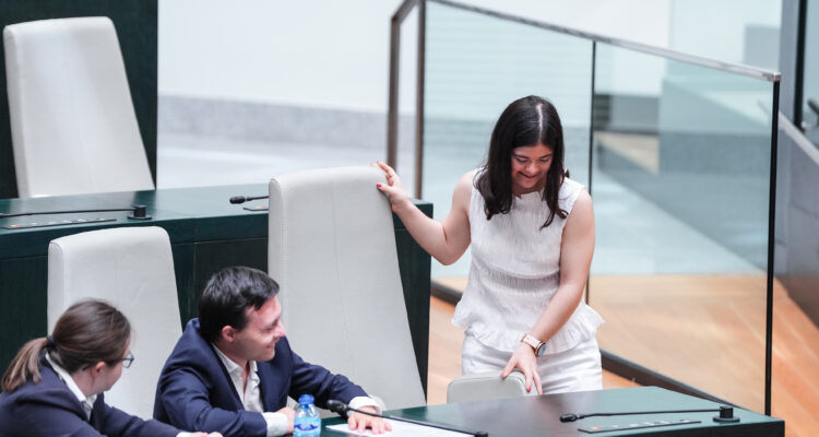 Algunos miembros de los equipos de Madrid que participarán en la Liga Española de Debate Universitario 'Yo tengo opinión’