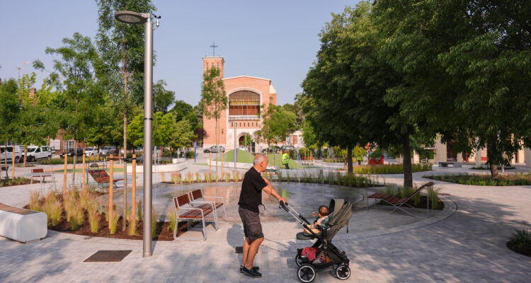 La recién remodelada plaza de San Cristóbal