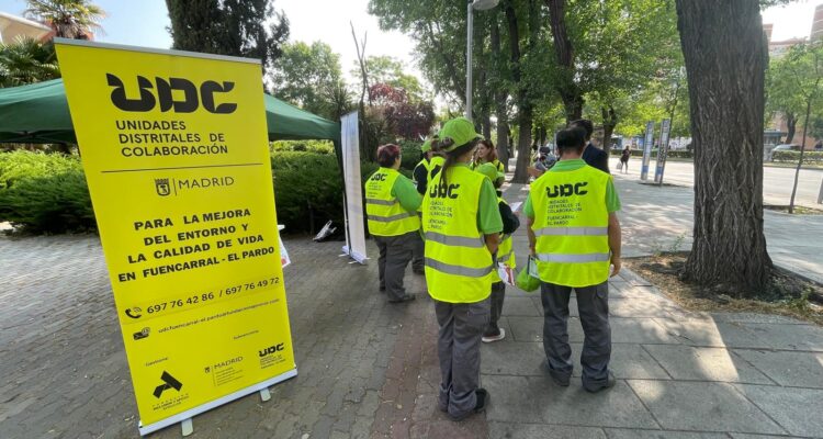 Mesa informativa sobre reciclaje textil ‘Reciclar está de moda’, organizado por la Unidad Distrital de Colaboración