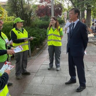 Martínez Páramo en el estand de 'Reciclaje está de moda'
