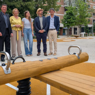 Visita a la recién reformada plaza de San Pol de Mar