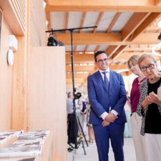 Almeida inaugura la Biblioteca Pública Municipal Francisco Umbral