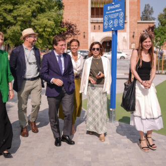 La recién remodelada plaza de San Cristóbal