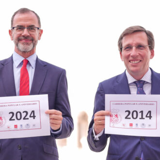 El alcalde, José Luis Martínez-Almeida, y el jefe de la Casa de Su Majestad el Rey, Camilo Villarino