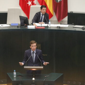 El alcalde, José Luis Martínez Almeida, durante el Pleno municipal