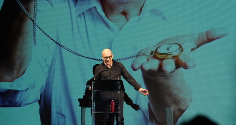 El director artístico del Teatro Español, Eduardo Vasco, durante la presentación de la nueva programación para la temporada 2025-26