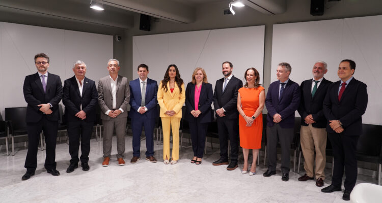Foto de grupo tomada en la inauguración de la XVIII edición del Foro Atlántico