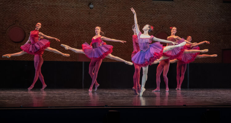 El Junior Ballet de la Ópera de París