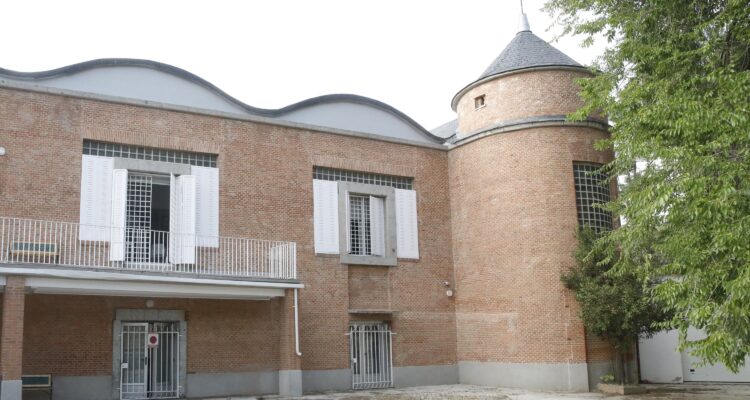 Exterior instalaciones Centro Acogida Pedro Meca