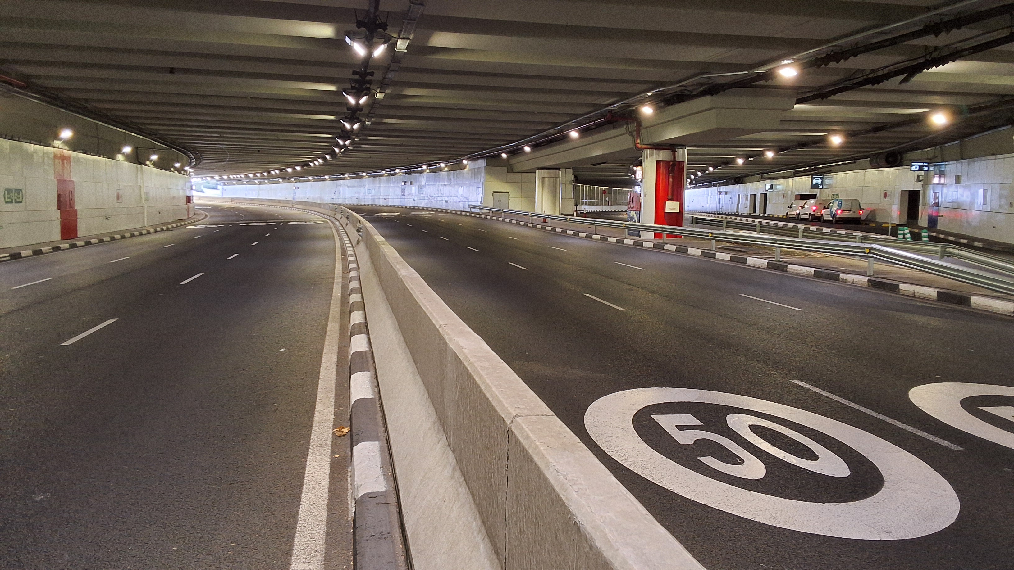 Imagen de archivo: interior de túnel