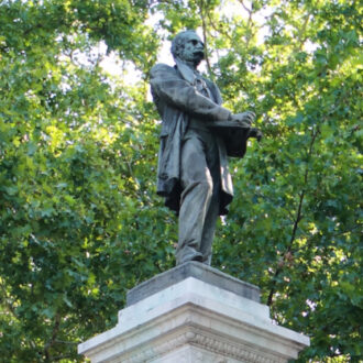 Monumento a Claudio Moyano. Fotografía de Antonello Dellanotte
