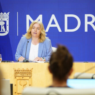 La vicealcaldesa de Madrid y alcaldesa en funciones, Inma Sanz, durante la rueda de prensa