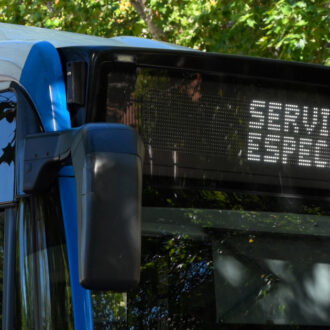Imagen de archivo de un autobús de servicio especial de EMT Madrid