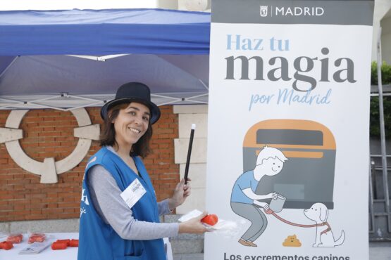 Imagen de la campaña 'Haz tu magia por Madrid' dedicada a excrementos caninos