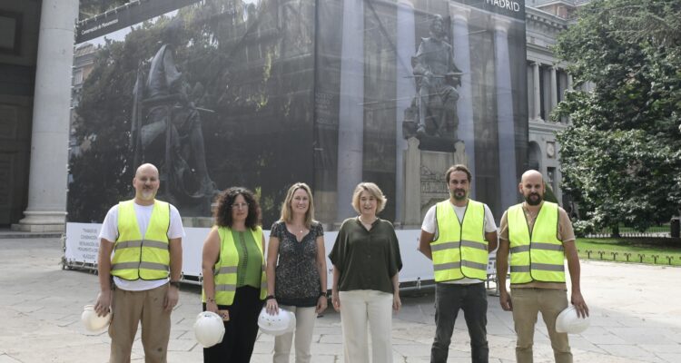 Rivera de la Cruz visita los trabajos de restauración del monumento a Velázquez