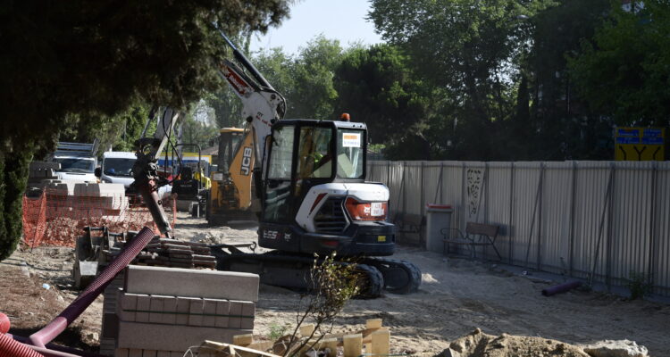García Romero supervisa el inicio de la segunda fase de las obras de Parque Castellana