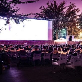 Cine de verano del parque de la Bombilla en Madrid
