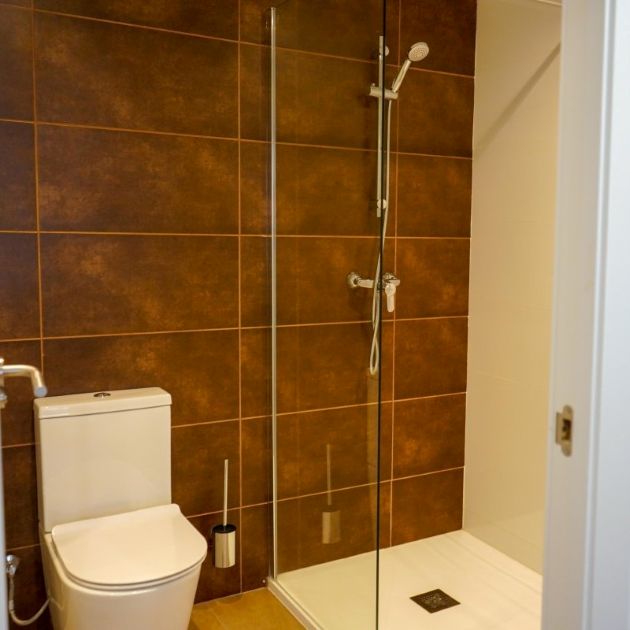 Imagen de archivo de baño accesible