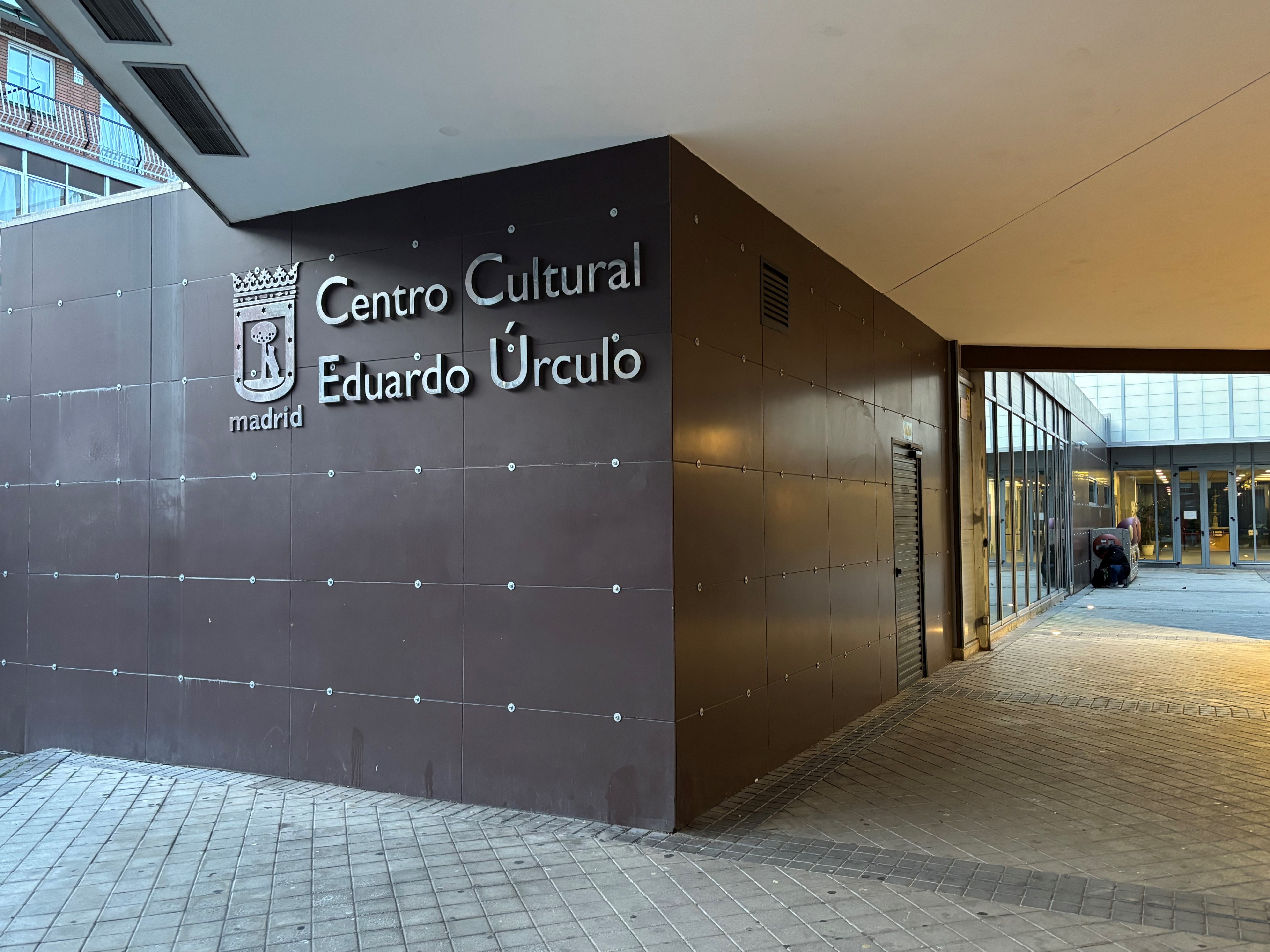 Imagen de la fachada exterior del CC Eduardo Úrculo, donde tendrán lugar la semifinal y final del I Certamen de Danza de Tetuán