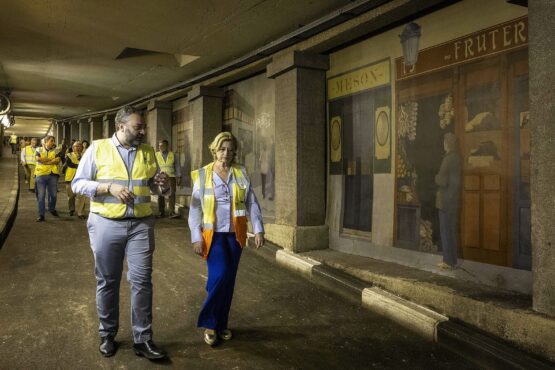 Imagen de archivo. García Romero y  Segura visitando los trabajos del túnel de la plaza Mayor
