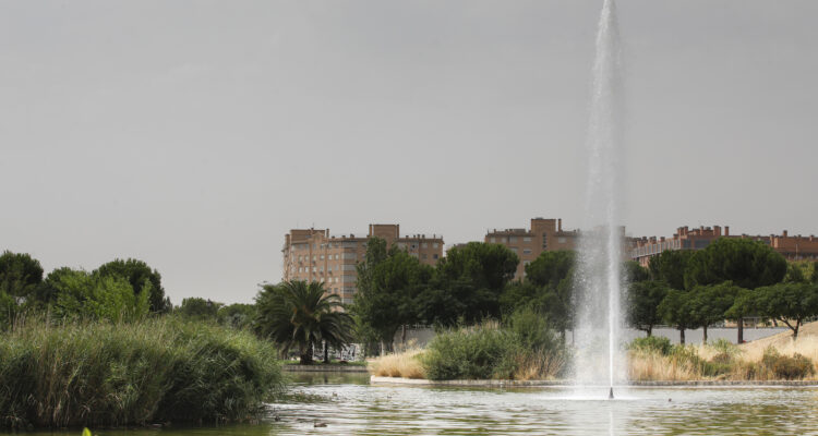 Laguna del parque Emperatriz María de Austria