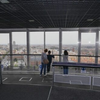 Interior del mirador del Faro de Moncloa, en Madrid (2021)