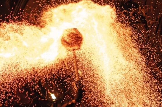 El fuego se convierte en arte en este espectáculo que se desarrolla en Matadero Madrid los días 15 y 16 de agosto.