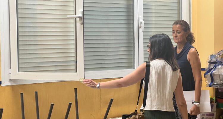 La concejala del distrito, Lola Navarro, ha comprobado la evolución de los trabajos