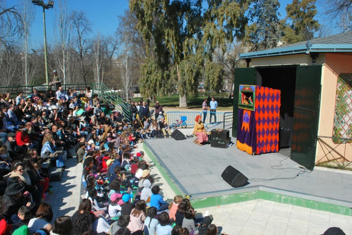 Actuación en el Teatro de Títeres de El Retiro en Madrid