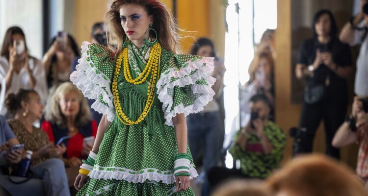 Presentación del Salón Internacional de Moda Flamenca