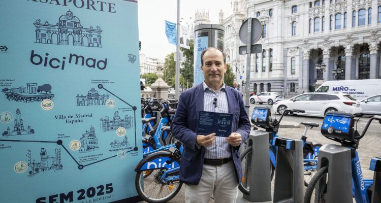 Carabante durante la presentación del Pasaporte bicimad