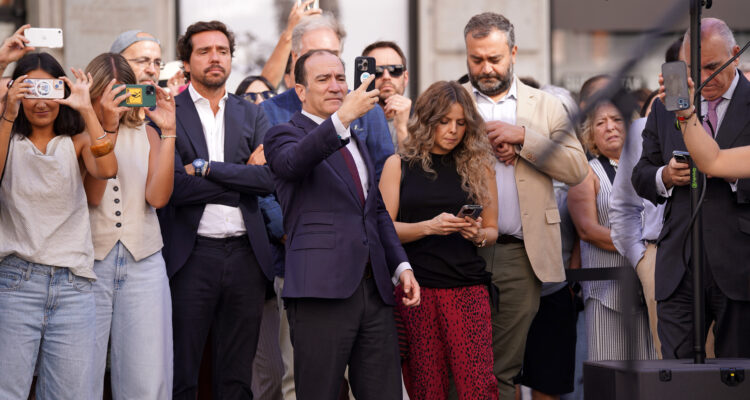 Carabante y Segura en momento de la actuación