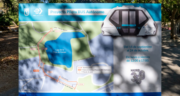 Cartel informativo proyecto pilot vehículo autónomo de EMT Madrid