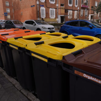 Imagen de archivo de los contenedores instalados en Usera