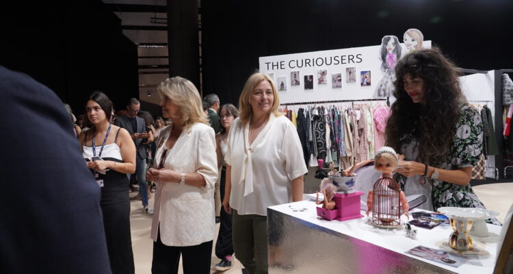 Sanz ratifica el compromiso del Ayuntamiento de Madrid con la moda española