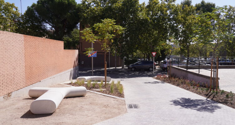 Entorno rehabilitado del CEIP Valle-Inclán. Imagen de Rafa Albarrán