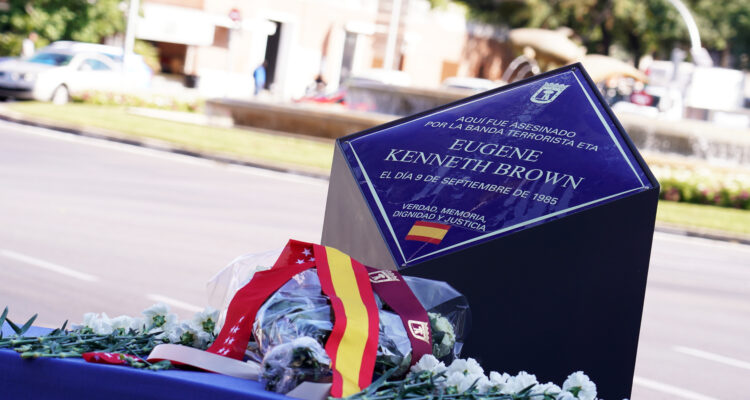 Sanz, en el homenaje a las víctimas del atentado de la plaza de la República Argentina