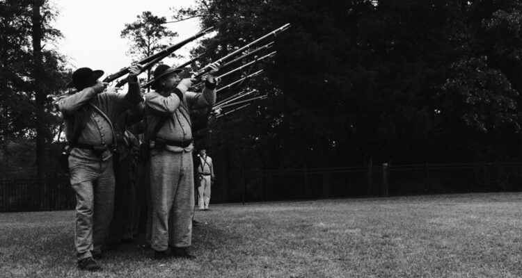 Fotograma de la película 'Did you Wonder Who Fired the Gun?' (2017), de Travis Wilkerson