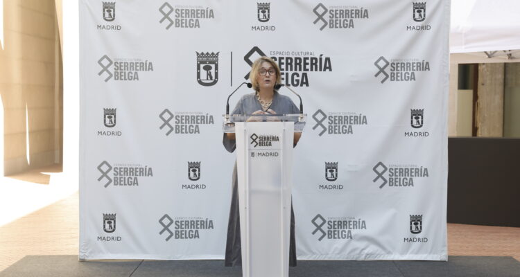 La delegada de Cultura, Turismo y Deportes, Marta Rivera de la Cruz en Serrería Belga