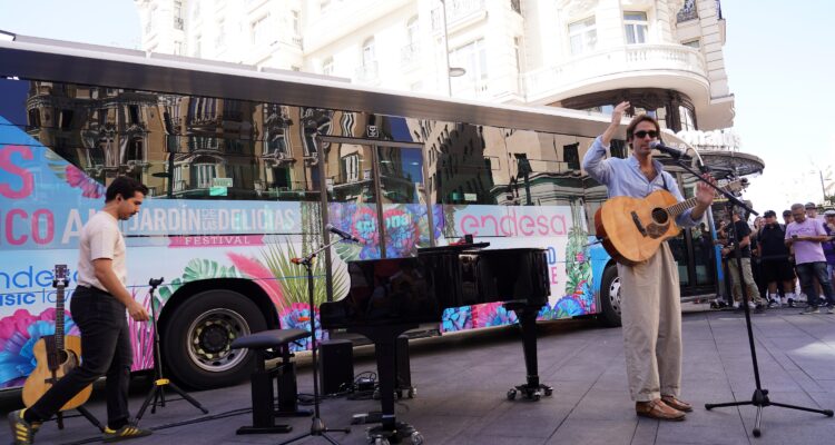 Hey Kid durante actuación sorpresa de la SEM