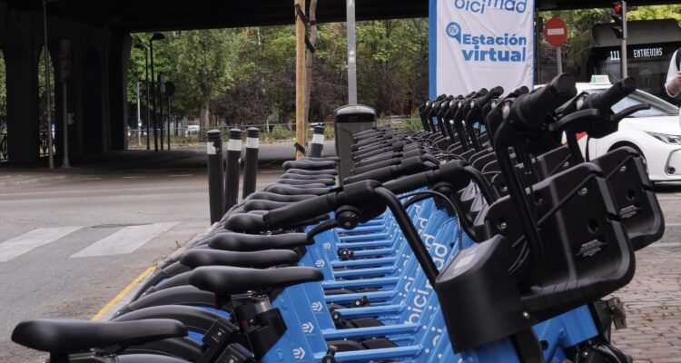 Imagen de archivo. Estación virtual bicimad ubicada en Puente de Vallecas