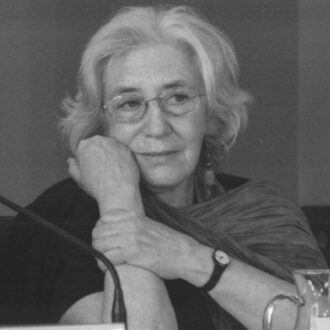 La escritora Clara Janés