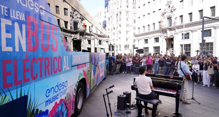 Momento de la actuación sorpresa en Gran Vía