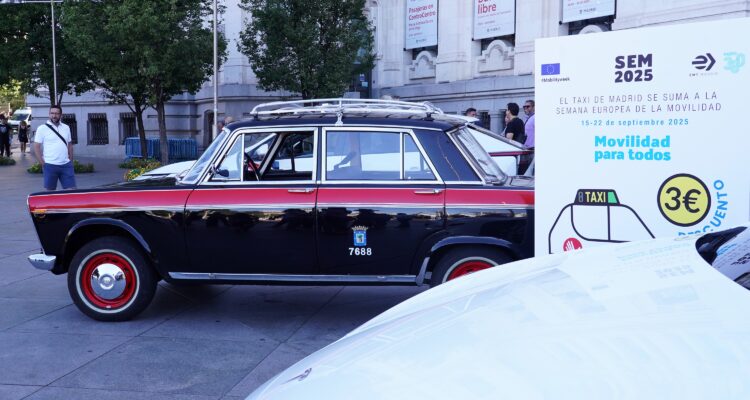 Momento de la presentación de los taxis que se exhibirán en la SEM